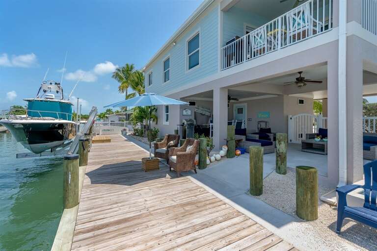 32` dock, canal depth abour 3-4` deep when low tide. 32` dock, canal depth abour 3-4` deep when low tide.